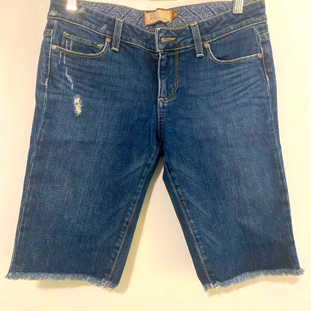 Paige distressed Bermuda’s- Size 28